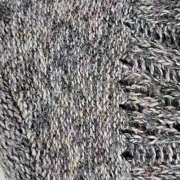 Maurices hooded sweater size Med - Picture 7 of 8